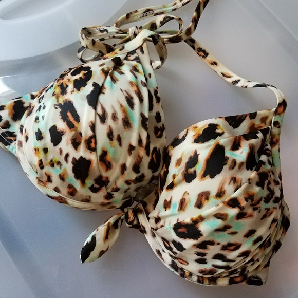 Victoria's Secret Other - Pushup VS bikini top